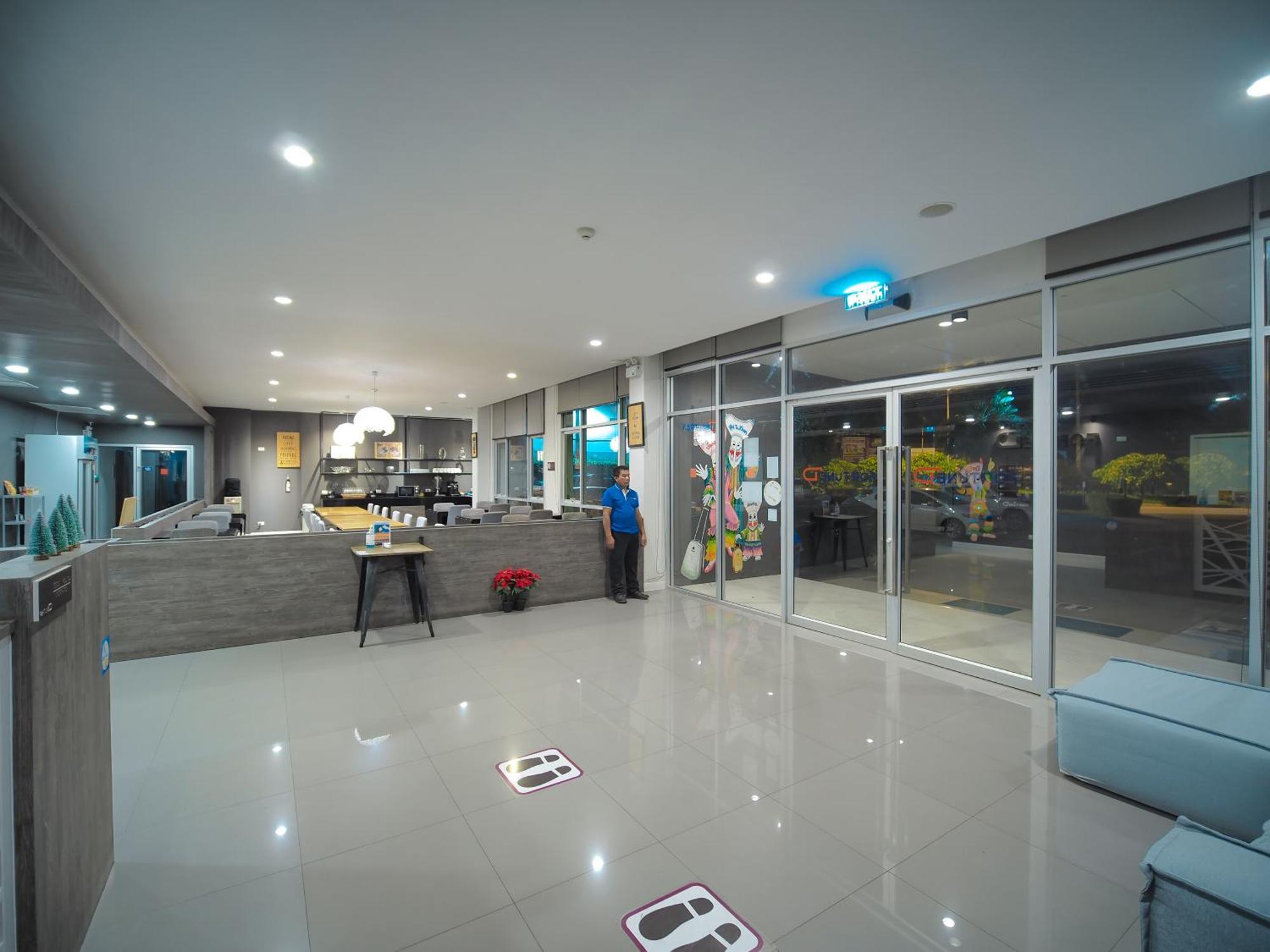 Fortune D Hotel لووي المظهر الخارجي الصورة